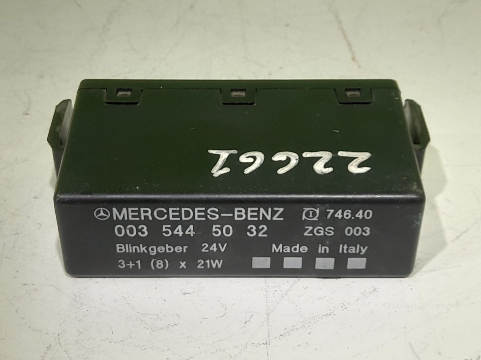 Rele mercedes-benz axor 2 cr 2-ejes 18 t bm 944 95024 (2004) 