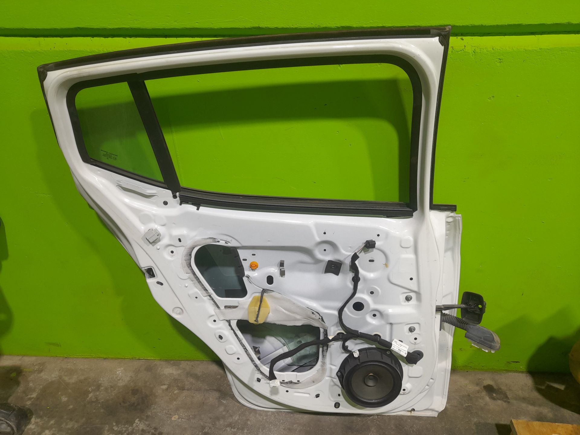 Puerta trasera izquierda dacia sandero iii 