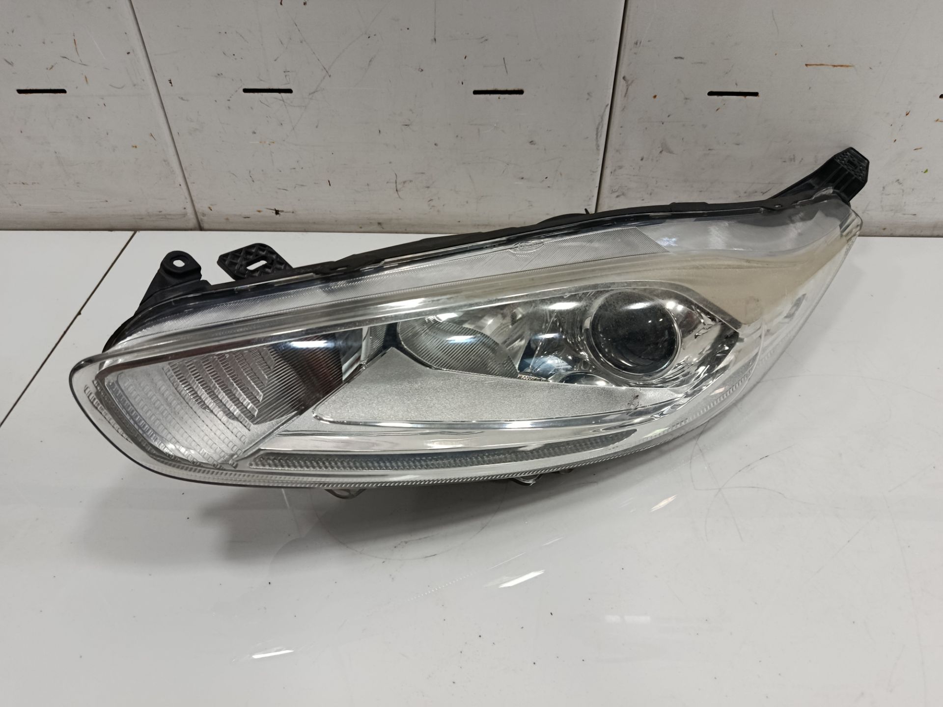 Faro izquierdo ford fiesta (cnn) black edition