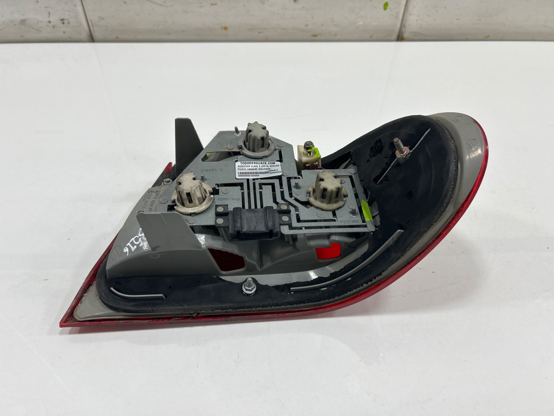 Piloto trasero izquierdo mercedes-benz clase e (bm 210) berlina 270 cdi (210.016)