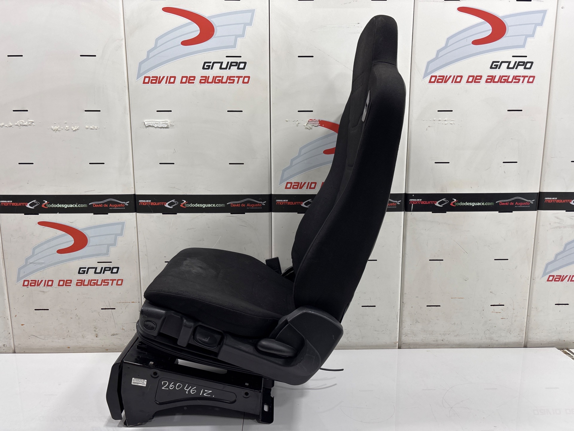 Asiento delantero izquierdo iveco eurocargo volquete 120 e 4x2 cabina dobl