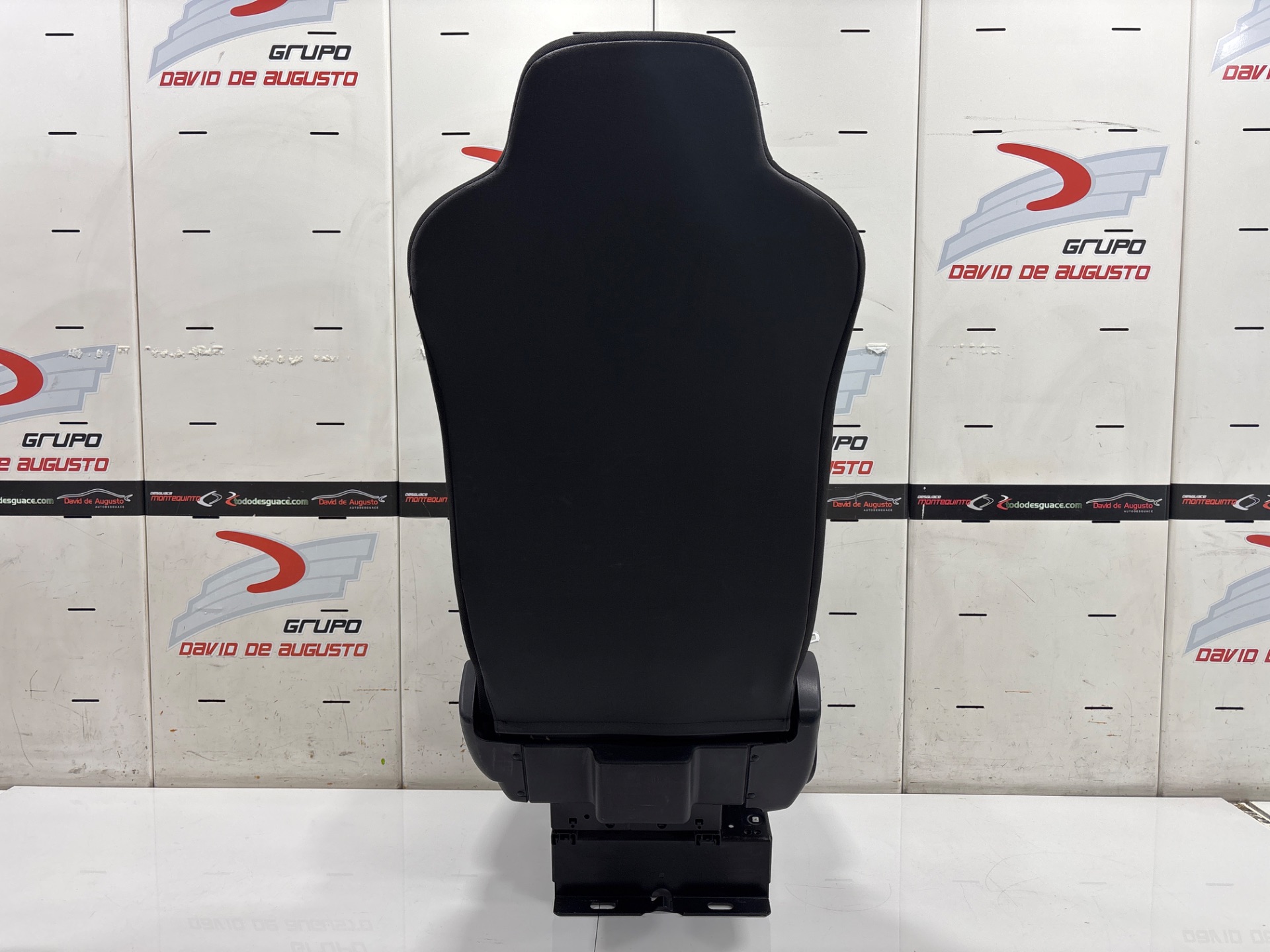 Asiento delantero derecho iveco eurocargo volquete 120 e 4x2 cabina dobl