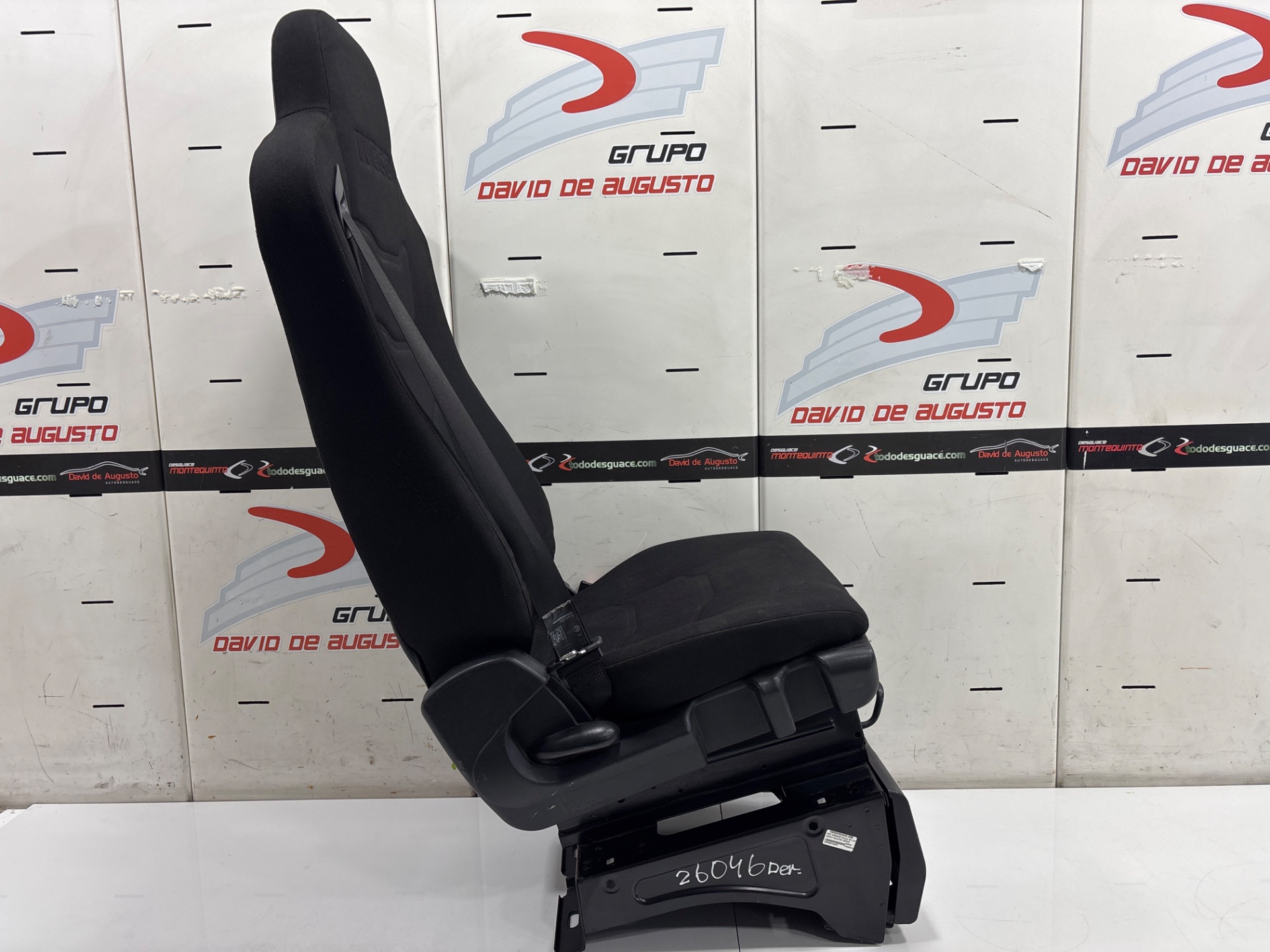 Asiento delantero derecho iveco eurocargo volquete 120 e 4x2 cabina dobl