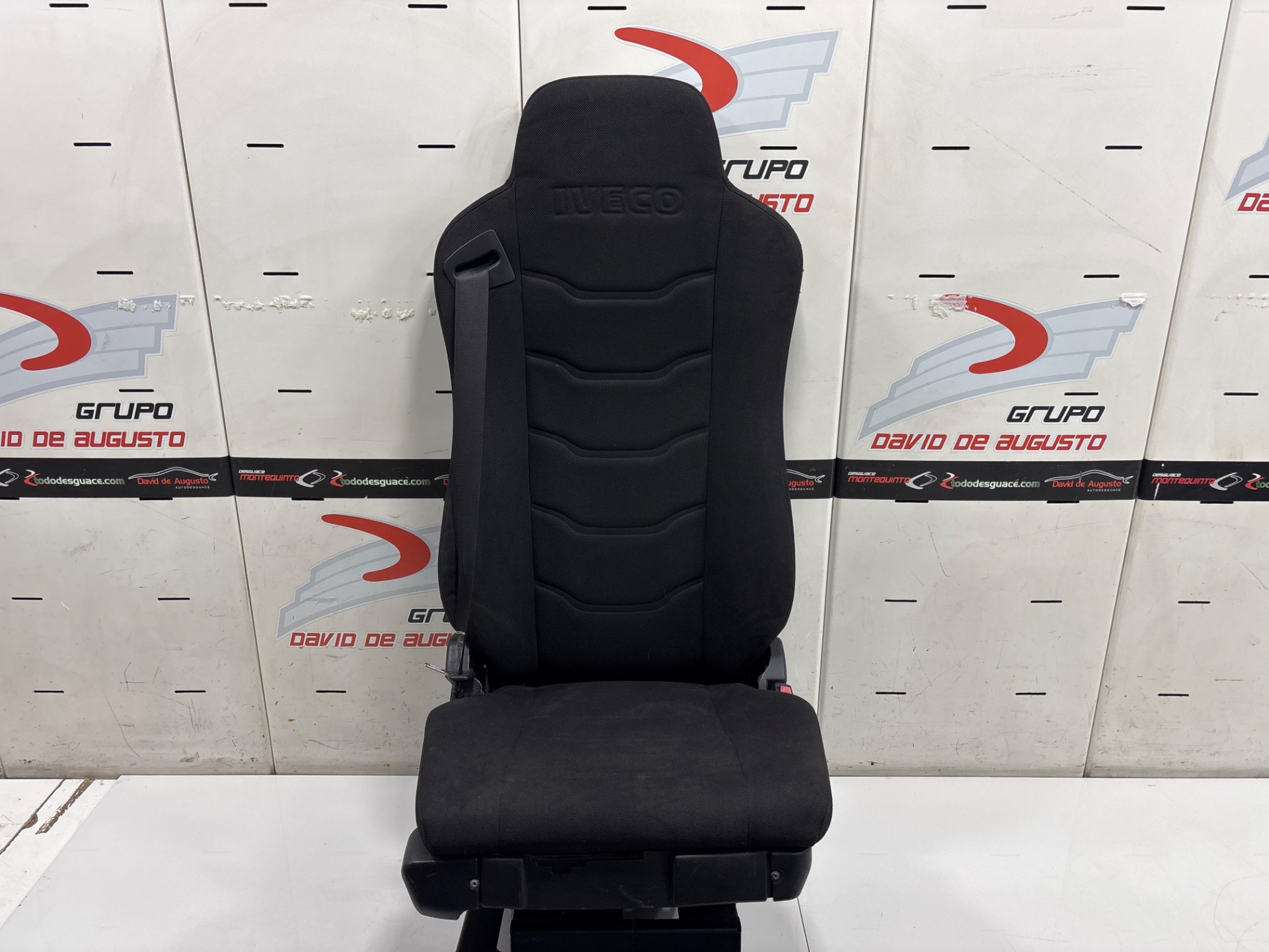 Asiento delantero derecho iveco eurocargo volquete 120 e 4x2 cabina dobl