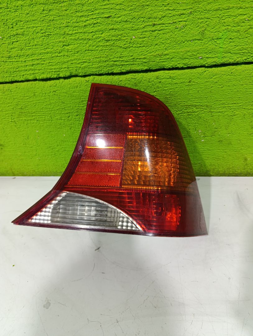 Piloto trasero derecho ford focus berlina (cak) ambiente