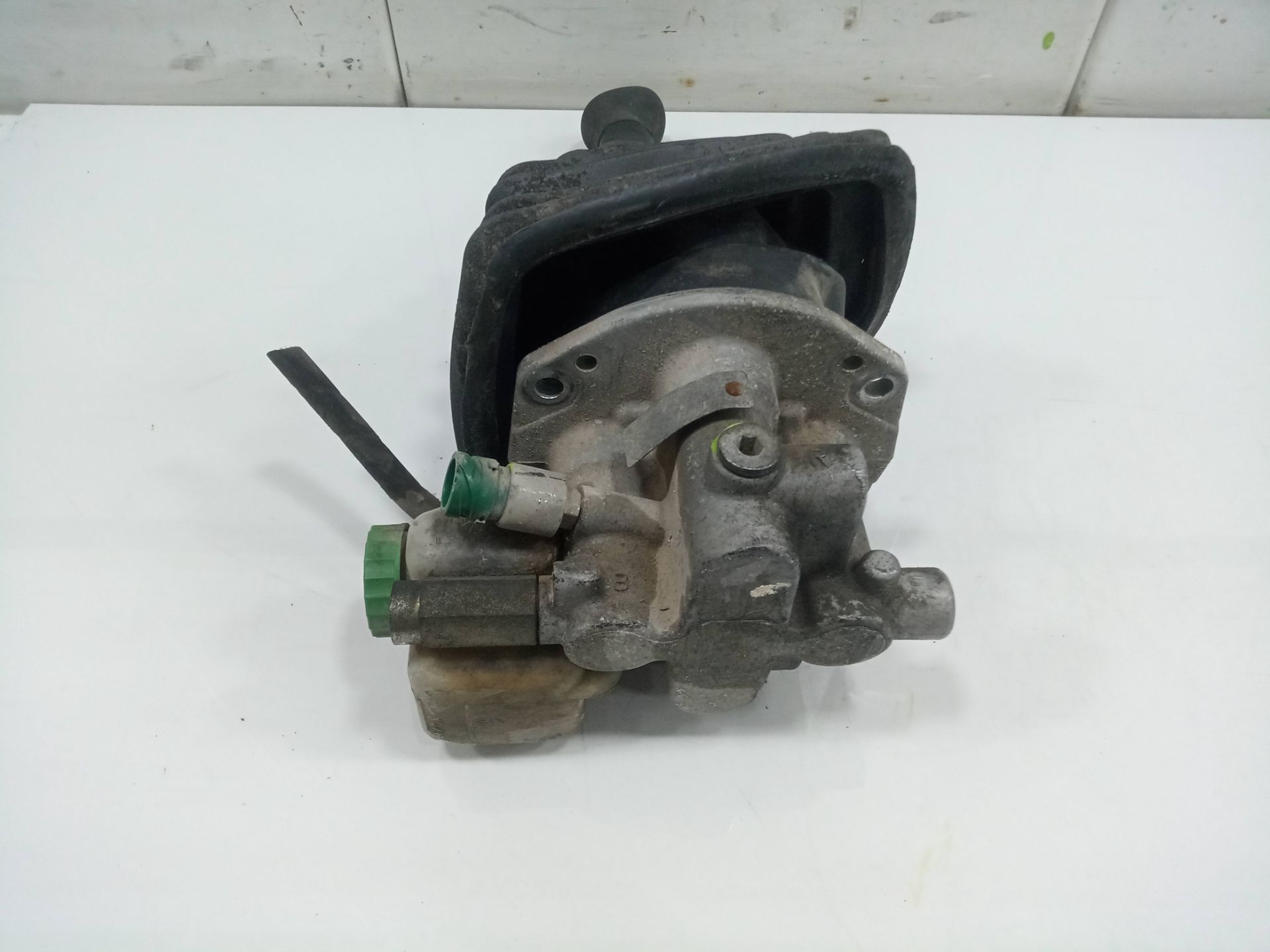Palanca cambio mercedes-benz axor 2 cr 2-ejes 18 t bm 944 95024 (2004) 1829   4x4      om 906 la s (c