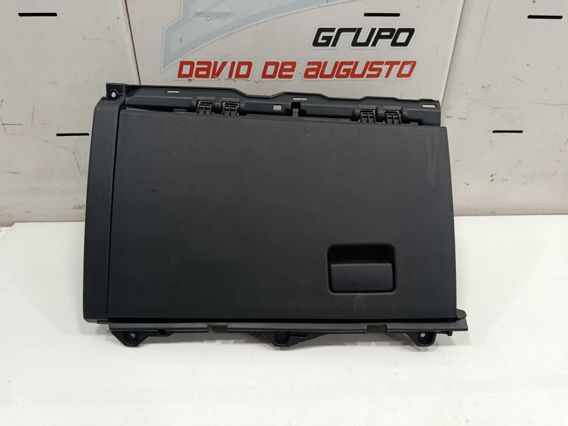 Guantera toyota corolla (e21) hybrid style