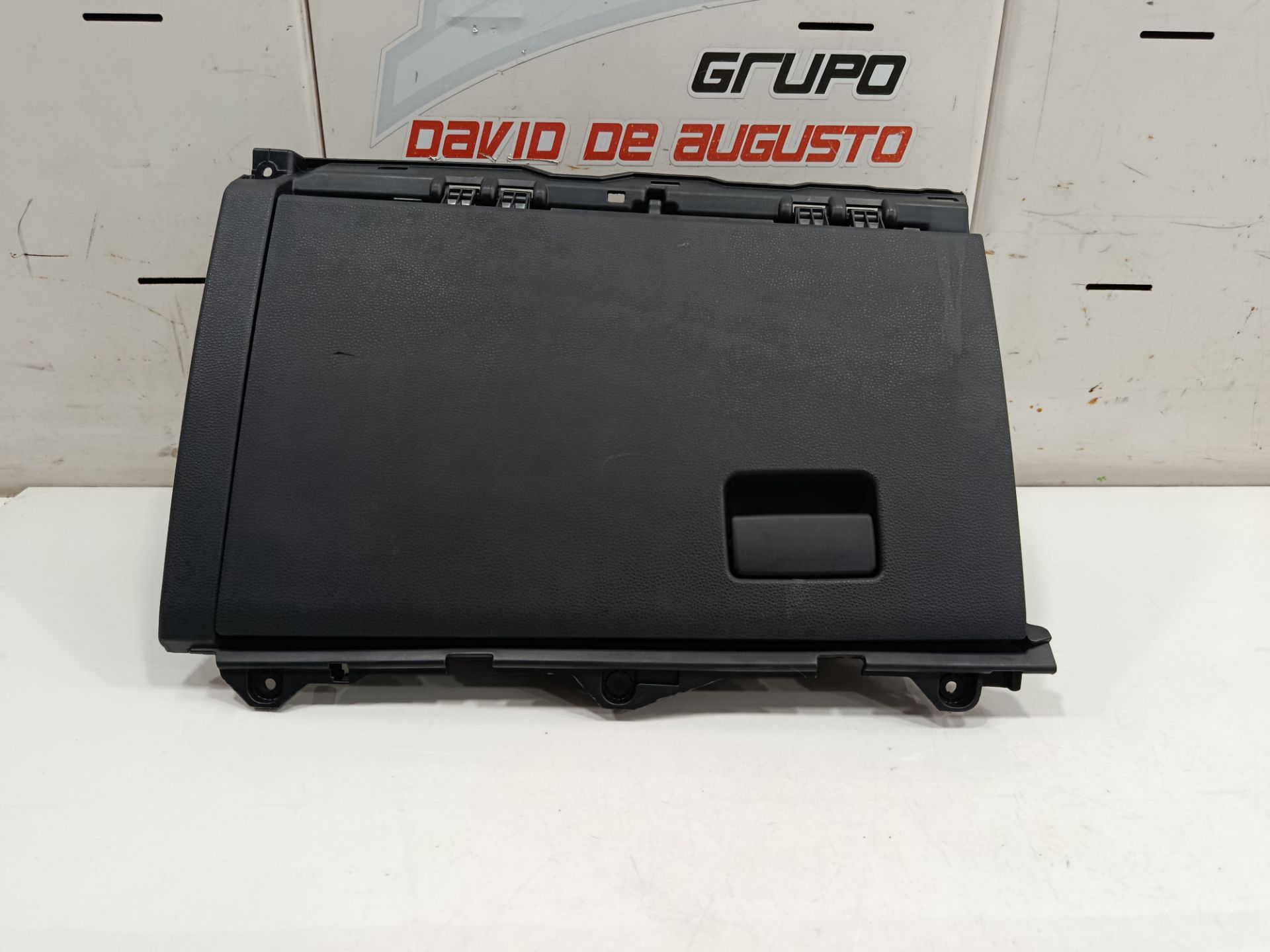 Guantera toyota corolla (e21) hybrid style