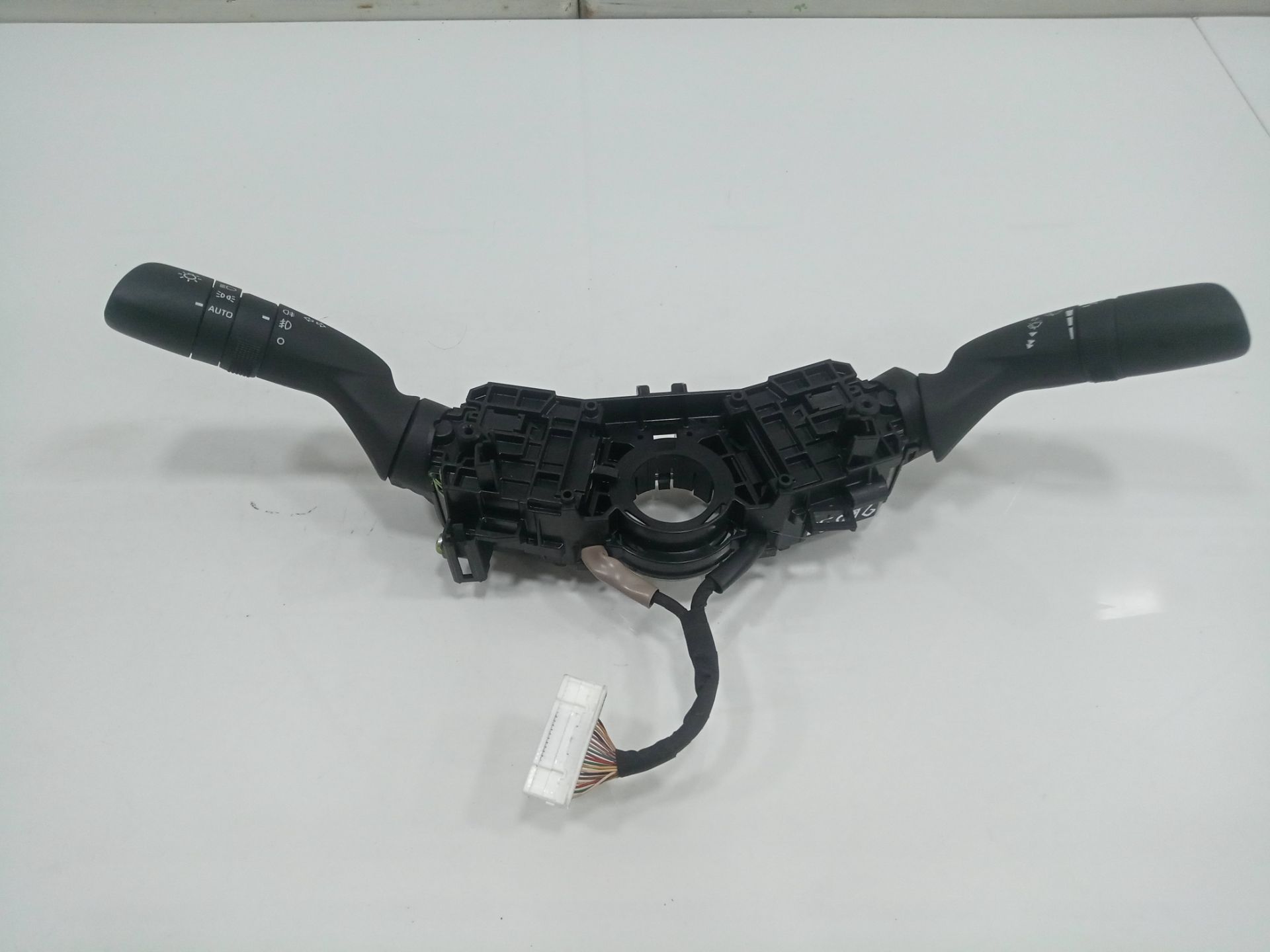 Mando multifuncion toyota corolla (e21) hybrid style