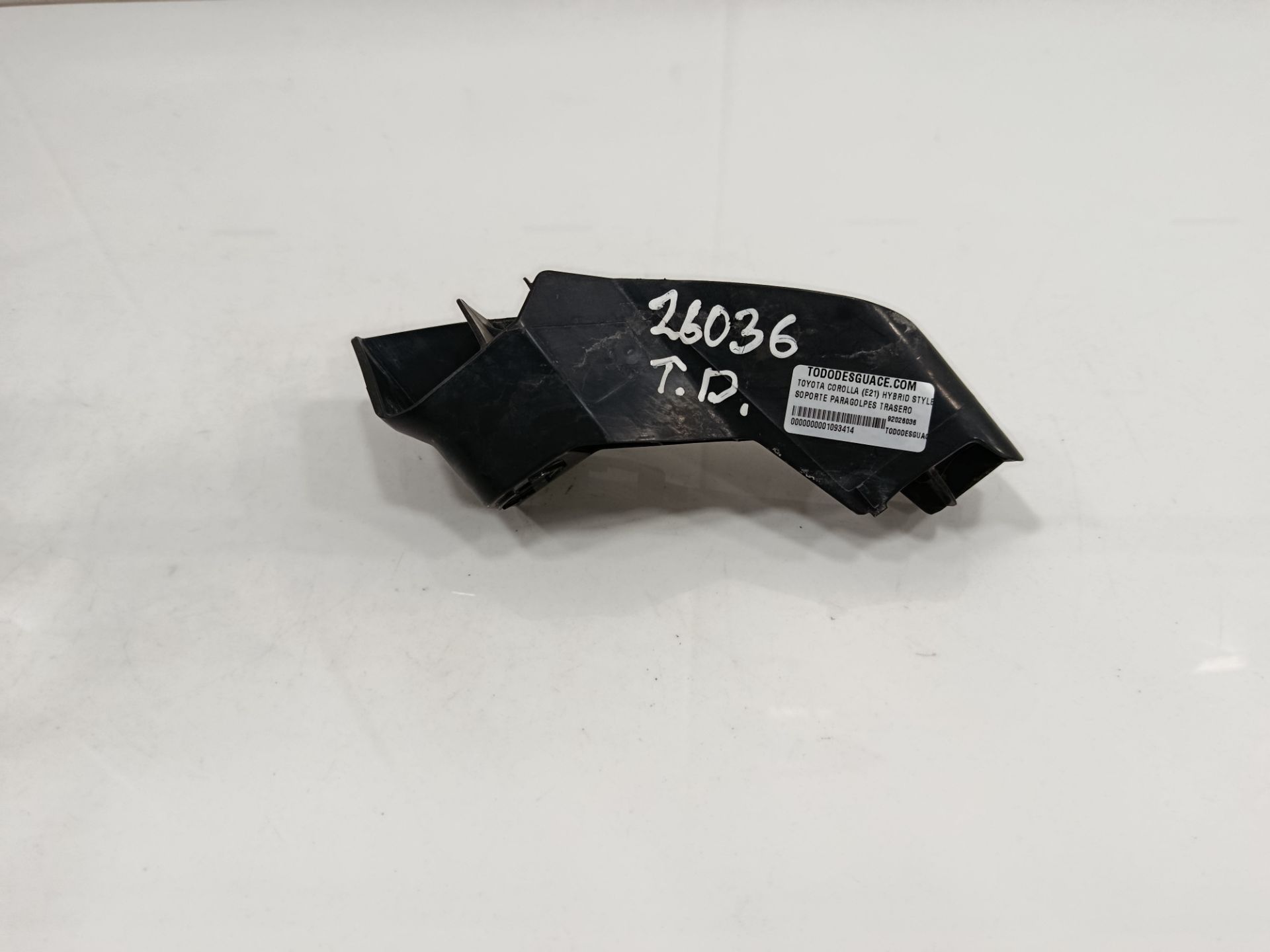 Soporte paragolpes trasero toyota corolla (e21) hybrid style