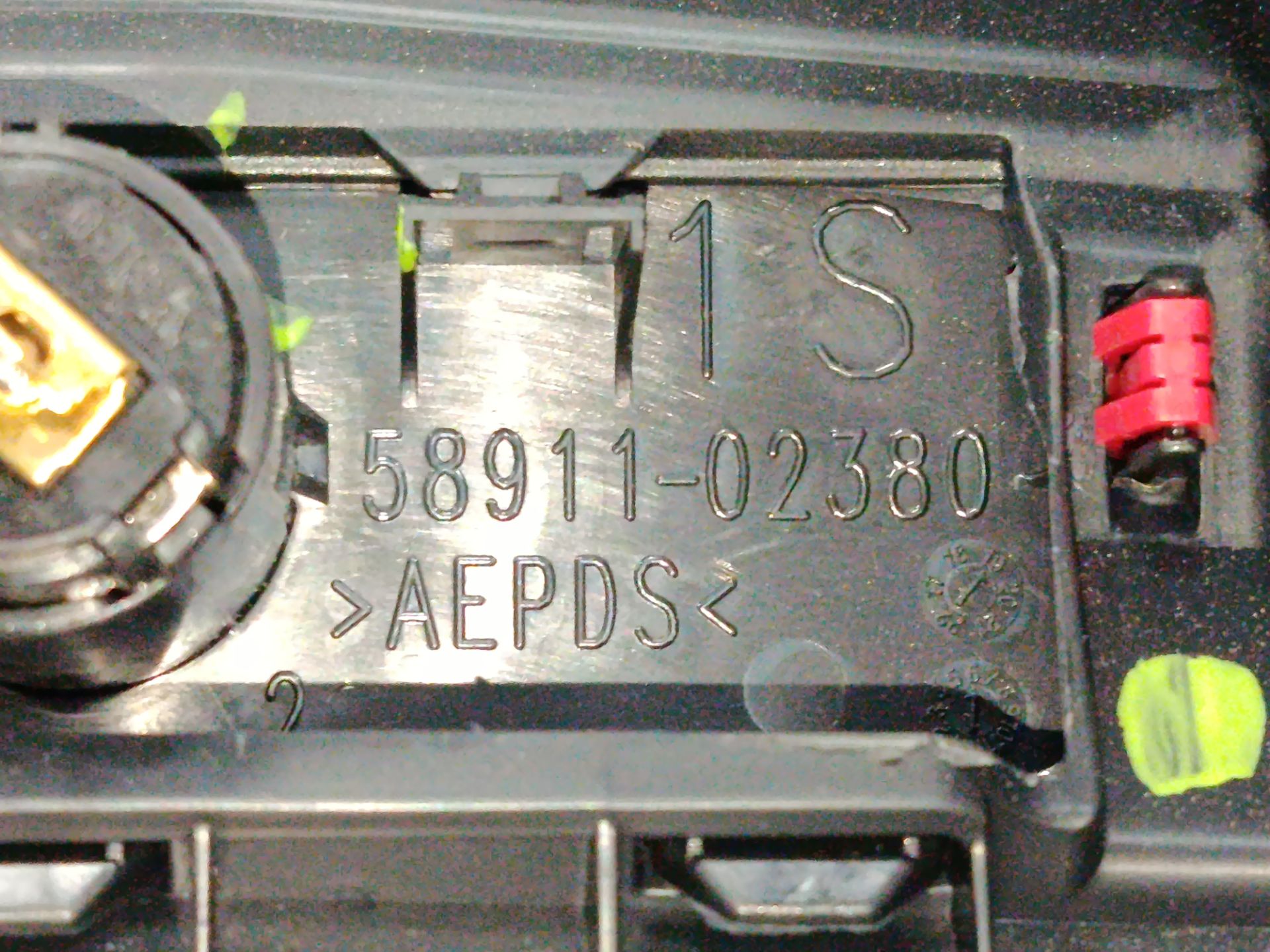 Apoyabrazos central toyota corolla (e21) hybrid style