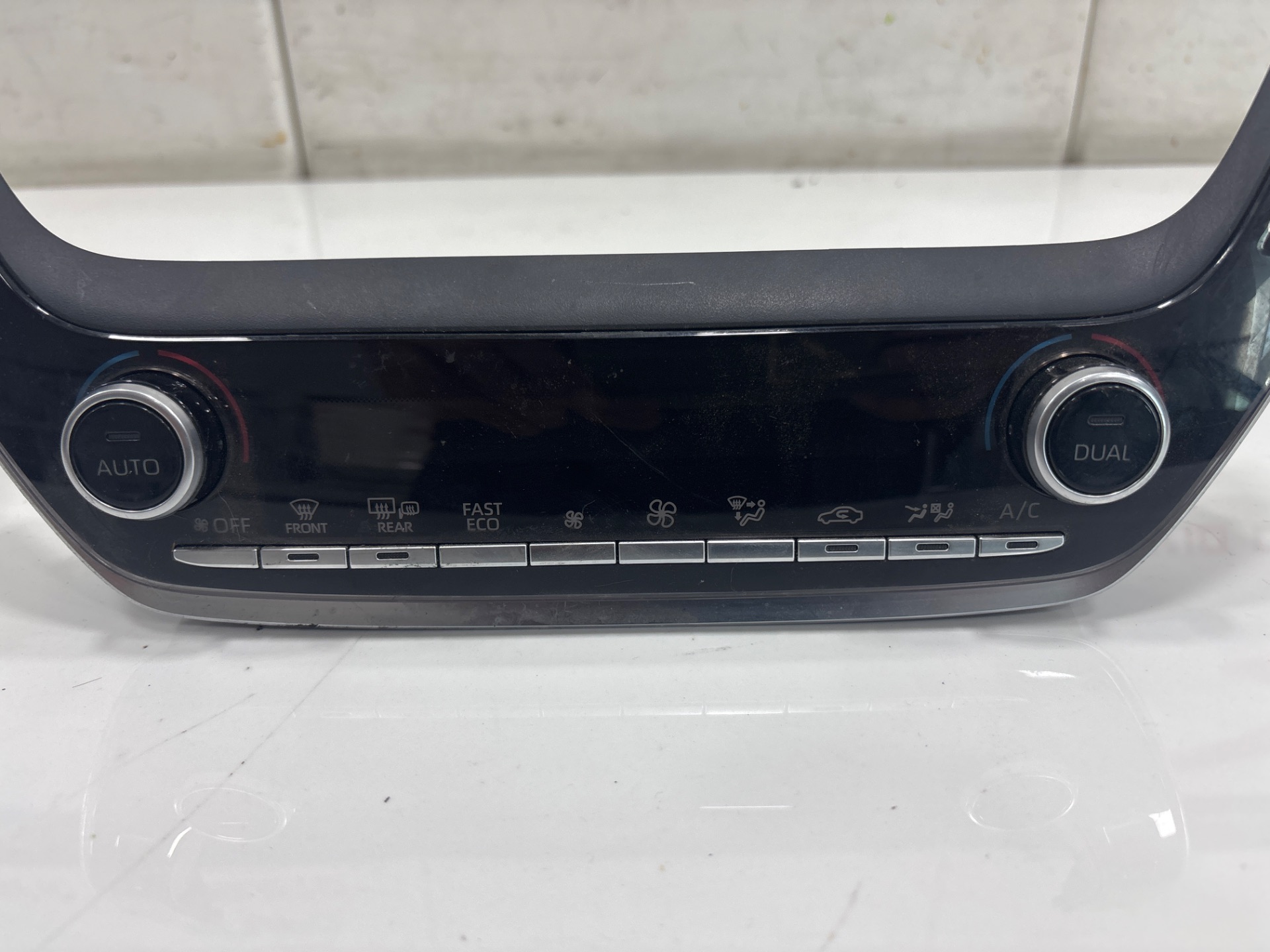 Mando calefaccion / aire acondicionado toyota corolla (e21) hybrid style