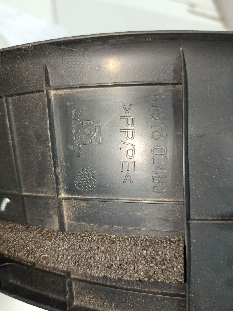 Moldura toyota corolla (e21) hybrid style