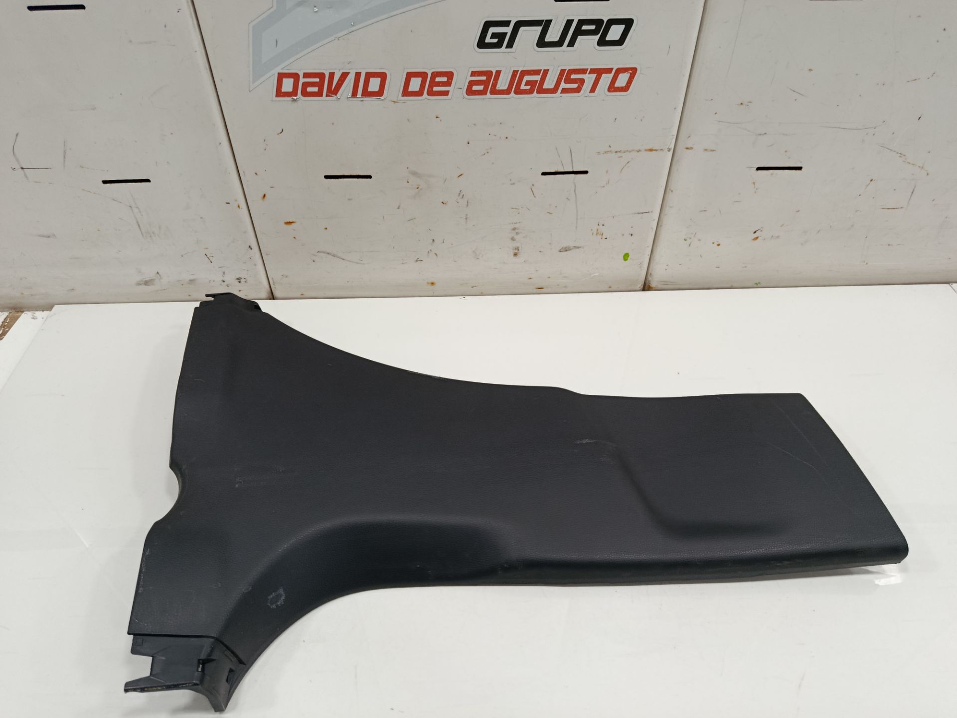 Moldura toyota corolla (e21) hybrid style