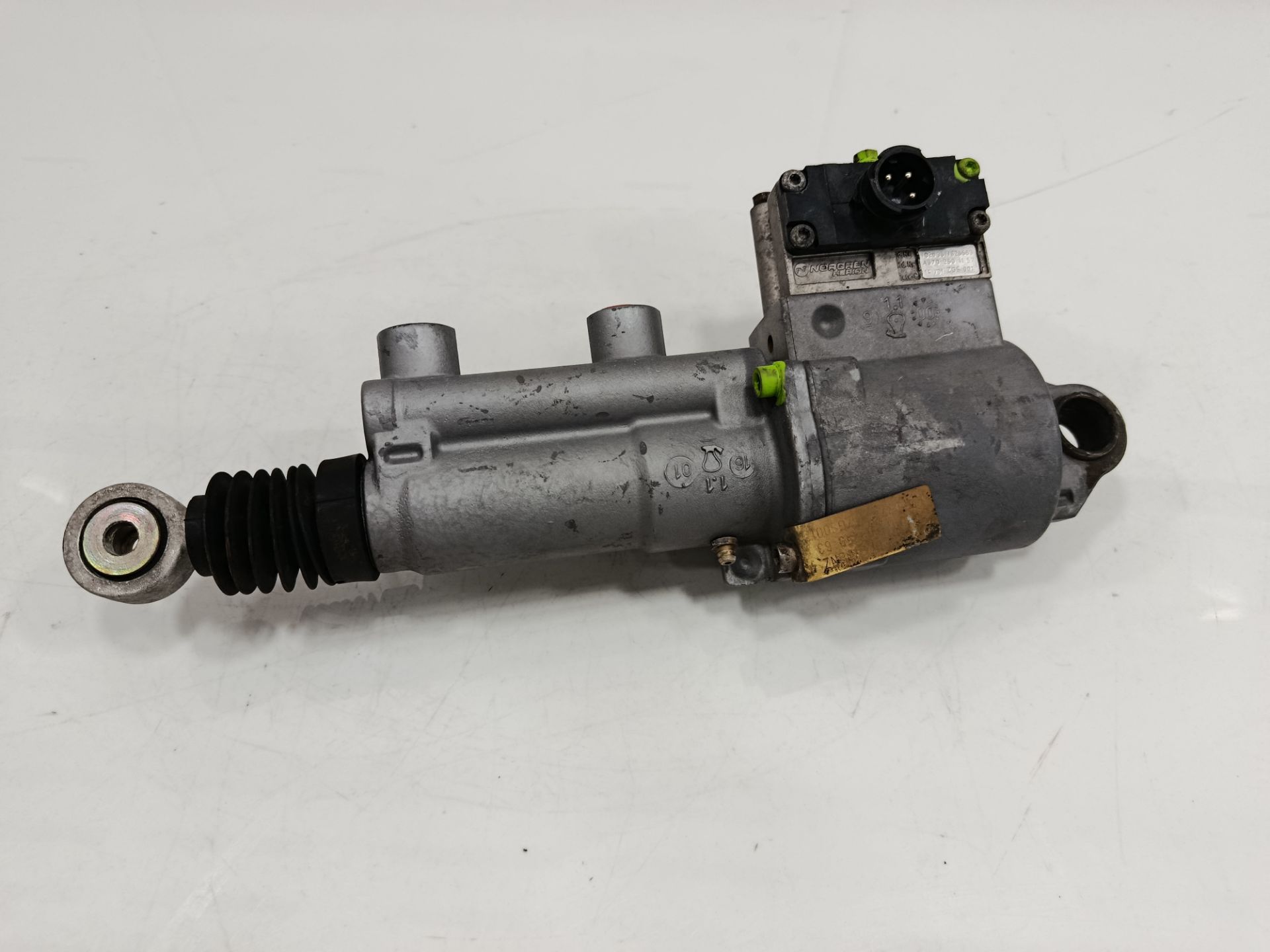 Valvula solenoide mercedes-benz atego 2-ejes 18 t bm 95024 (1998) 