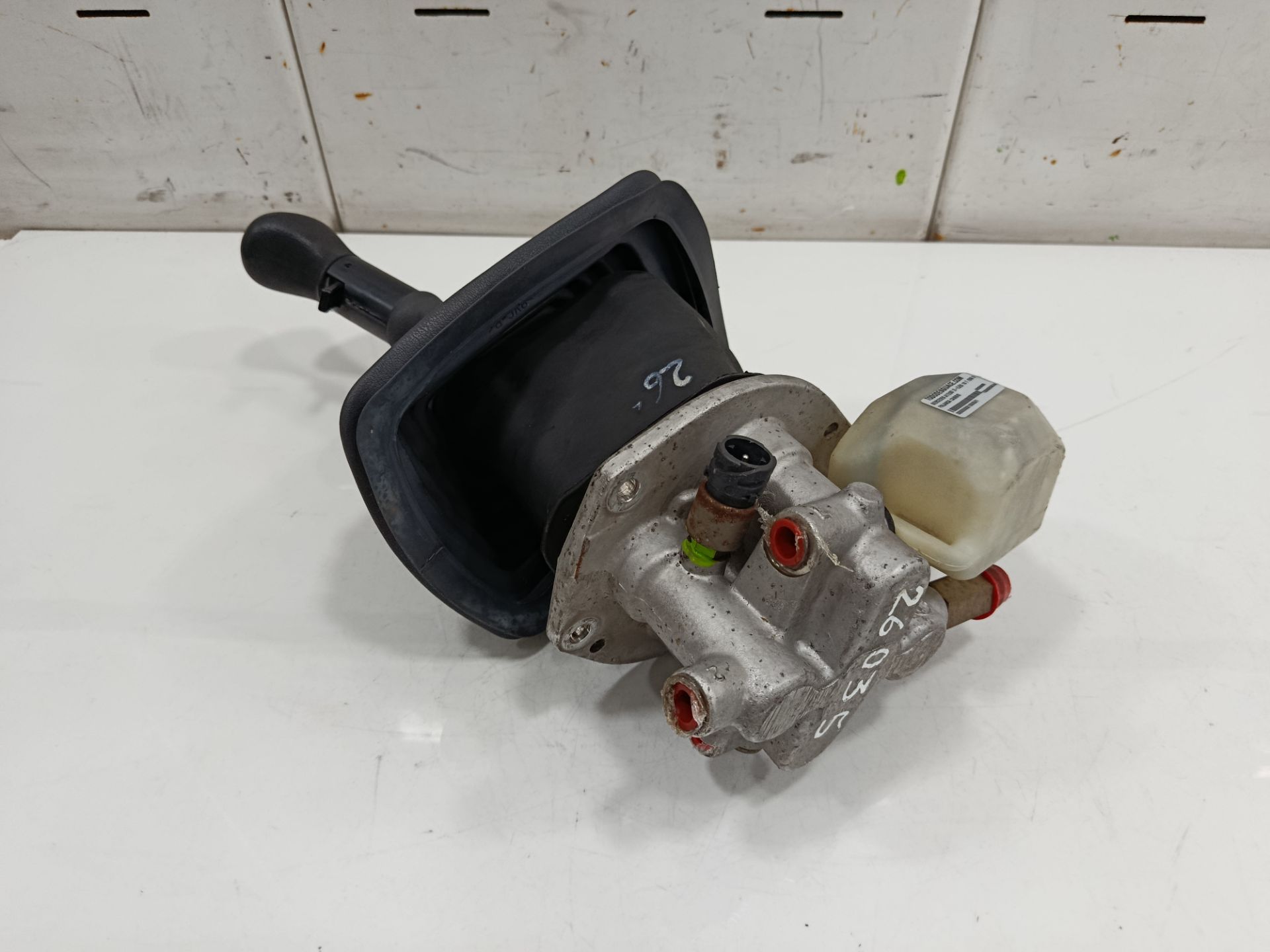 Palanca cambio mercedes-benz atego 2-ejes 18 t bm 95024 (1998) 