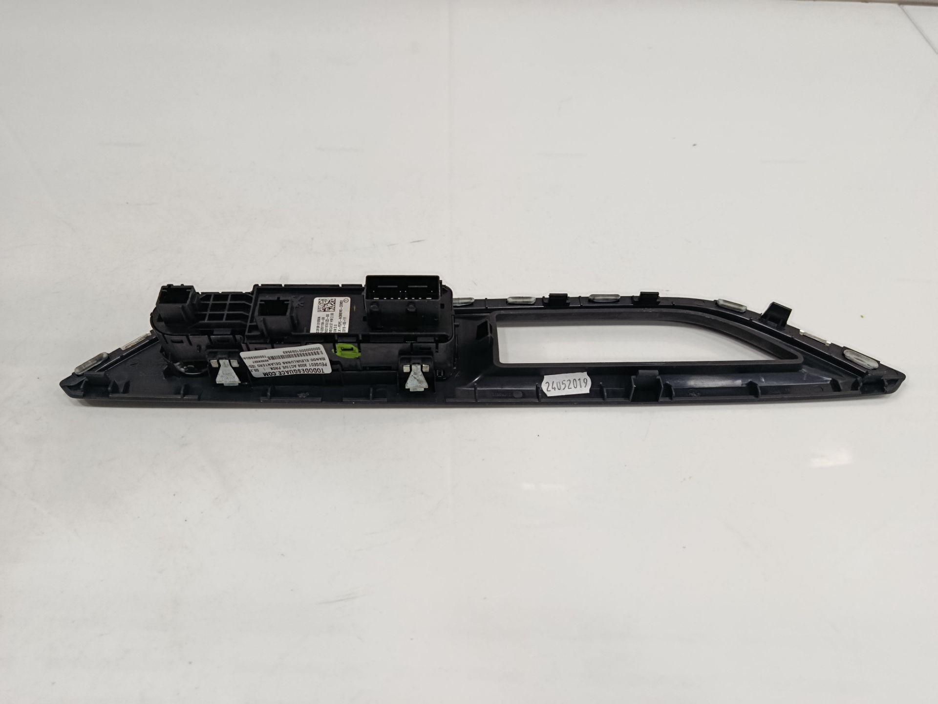 Mando elevalunas delantero izquierdo peugeot 3008 active pack