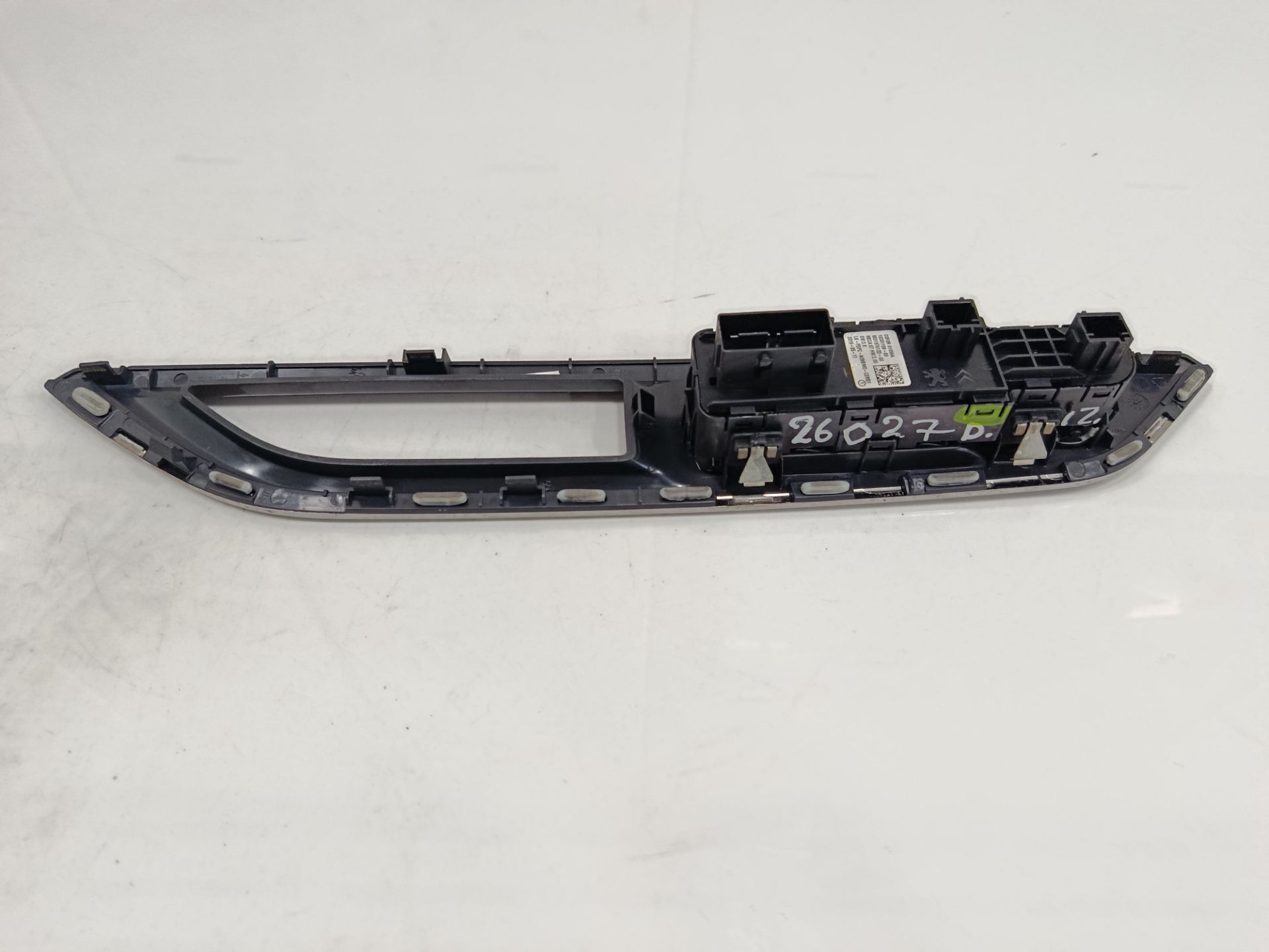 Mando elevalunas delantero izquierdo peugeot 3008 active pack