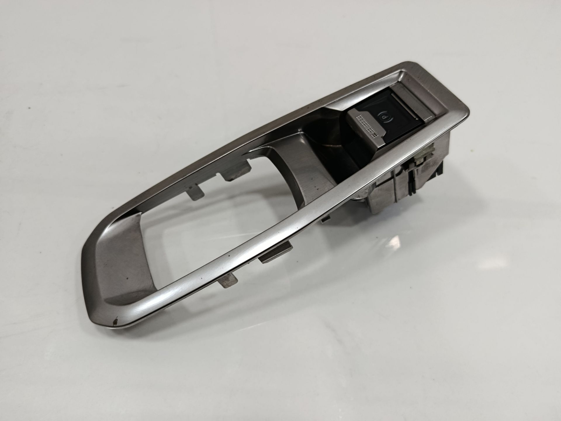 Freno de mano electrico peugeot 3008 active pack