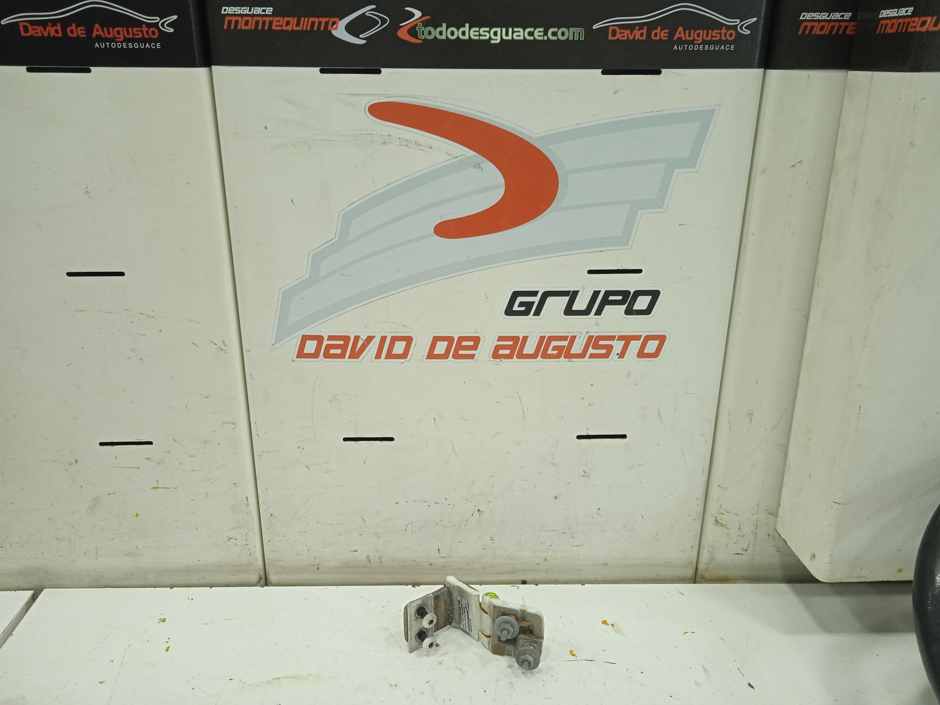Bisagra trasera derecha ford transit caja cerrada corta (fy) (2000 ) 