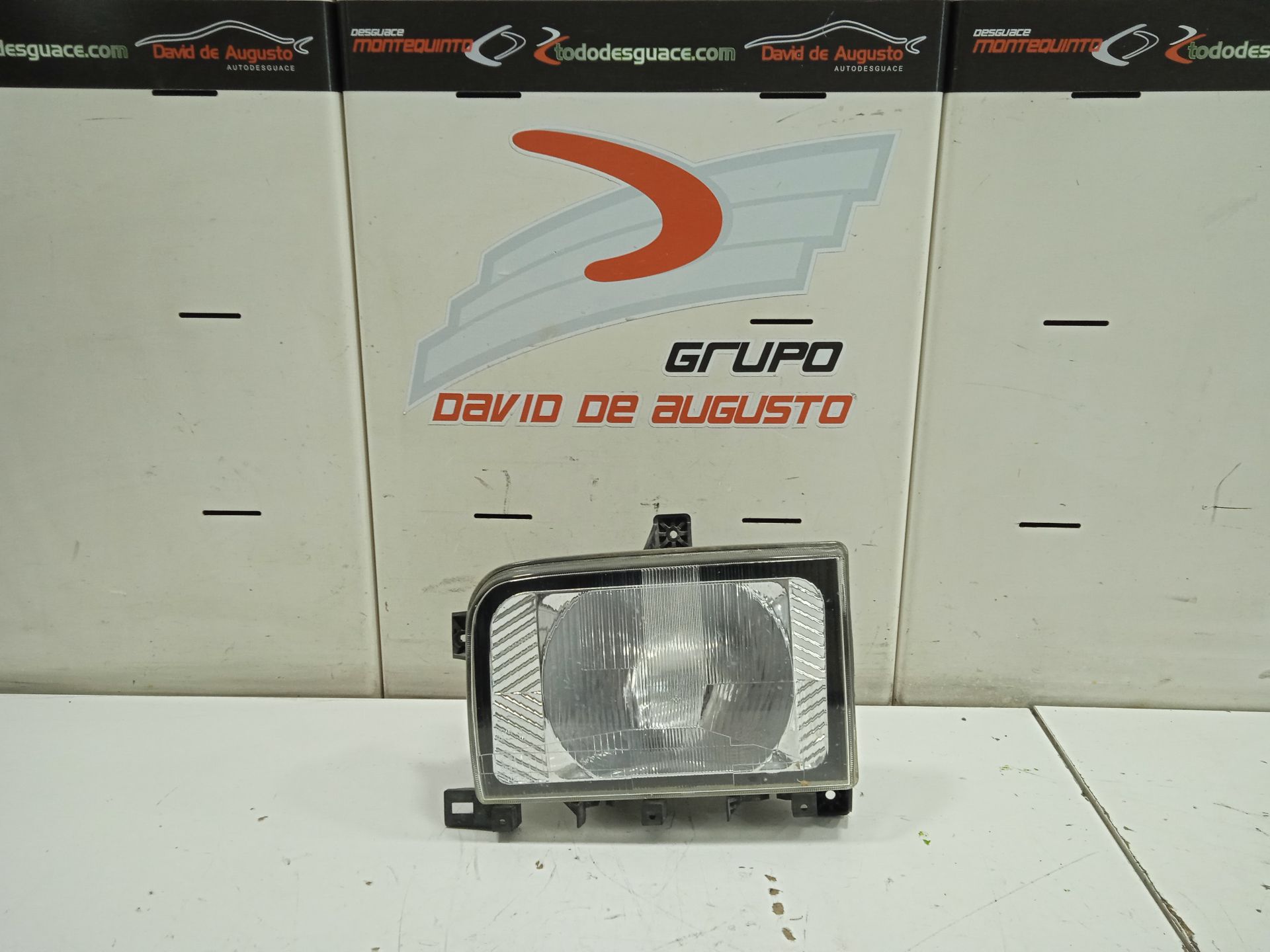 Faro izquierdo nissan cabstar e cabina doble cabina doble