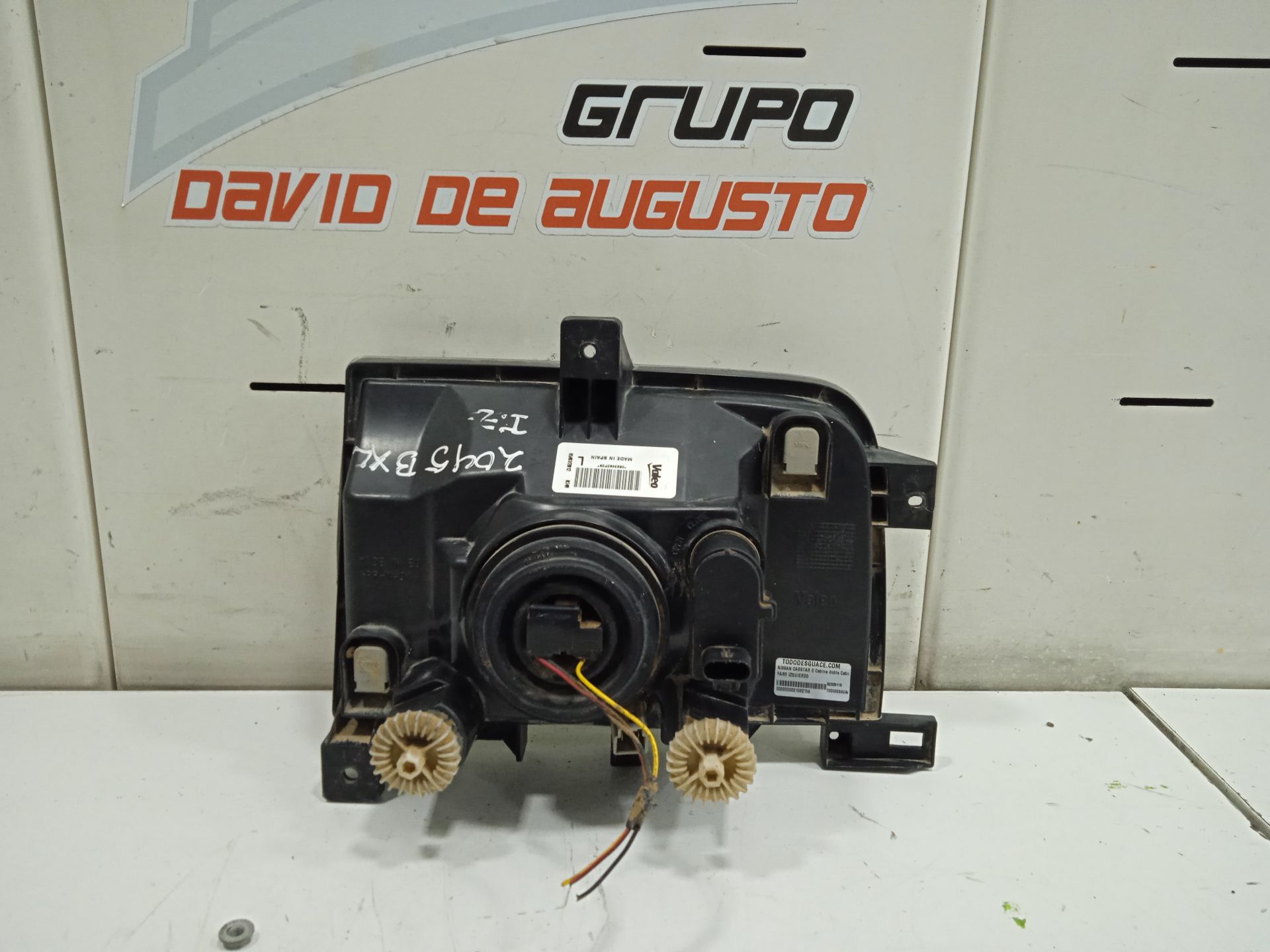 Faro izquierdo nissan cabstar e cabina doble cabina doble