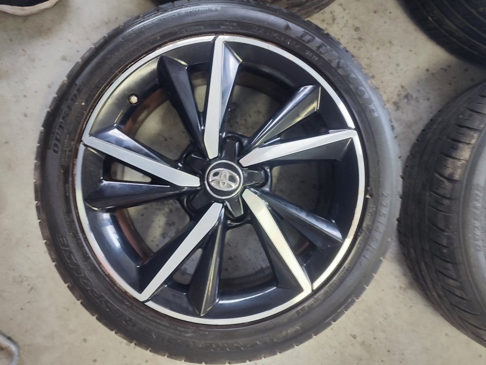 Juego llantas aluminio toyota auris hybrid active