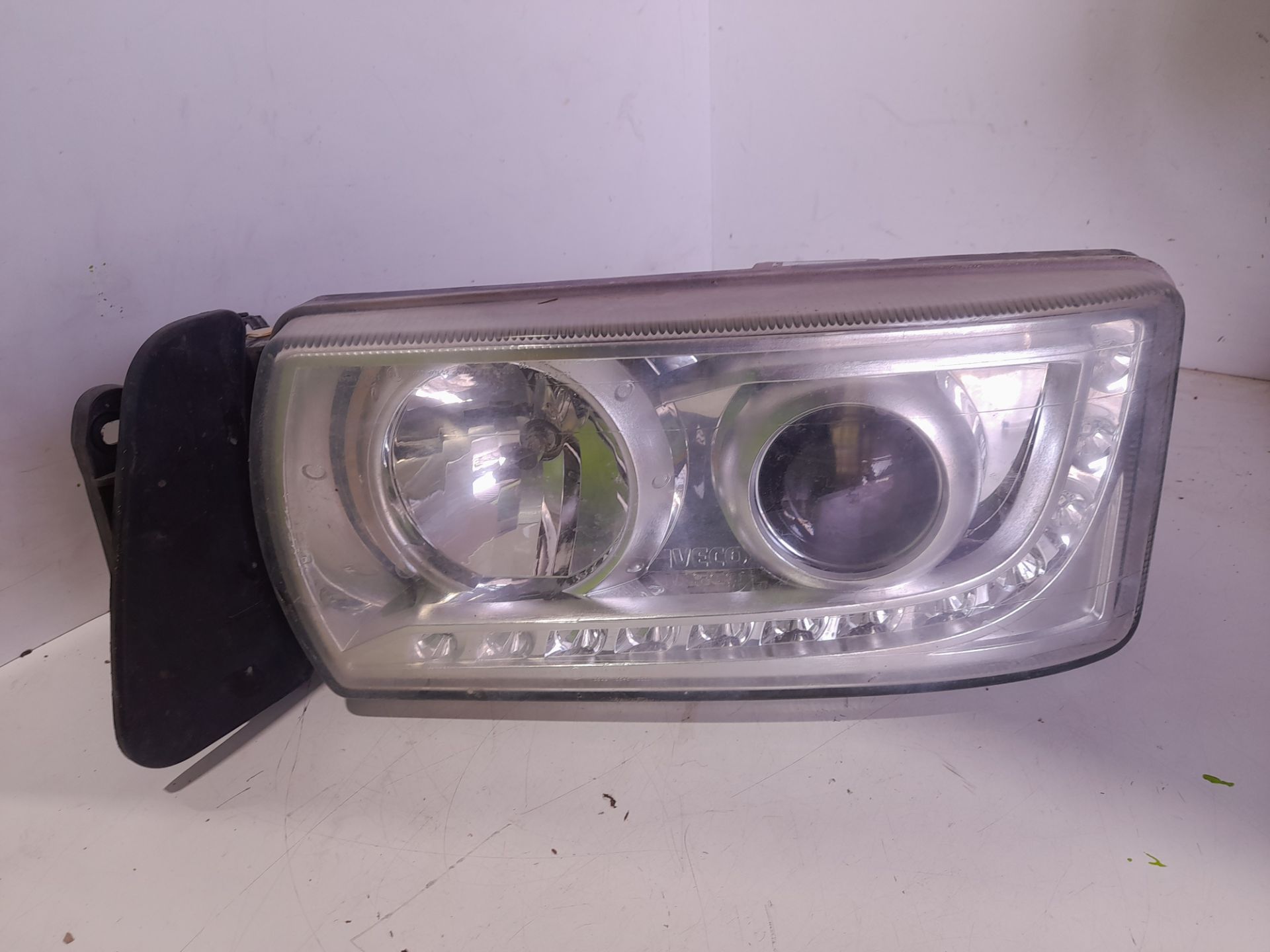 Faro izquierdo iveco ms34y ad340x