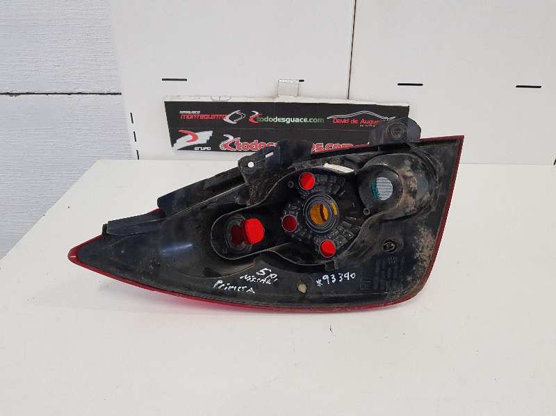 Piloto trasero derecho nissan primera trav. (p12) acenta