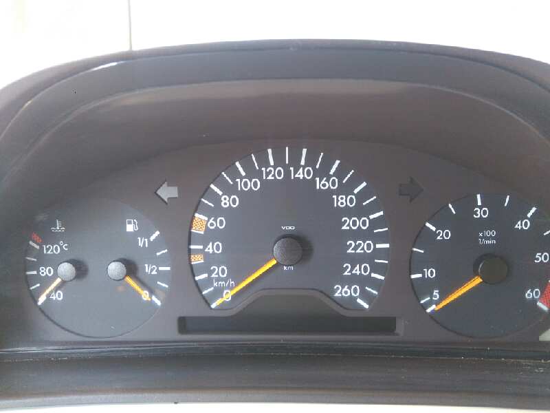 Cuadro instrumentos mercedes-benz clase e (w210) berlina diesel 300 turbodiesel (210.025)
