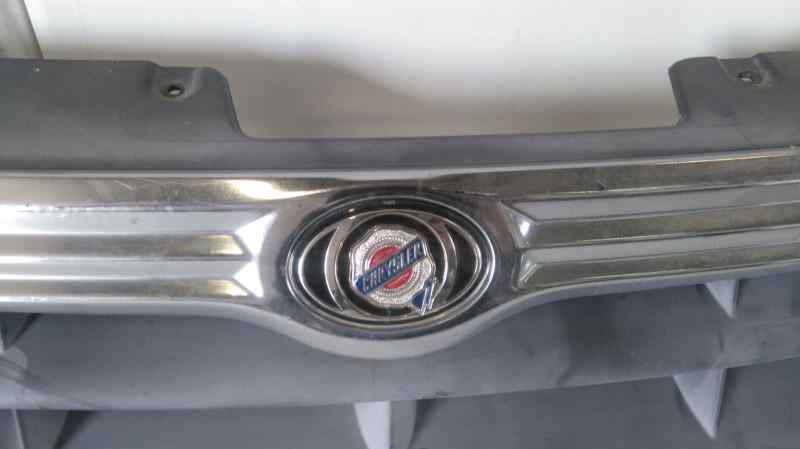 Rejilla delantera chrysler voyager (rg) 2.4 se