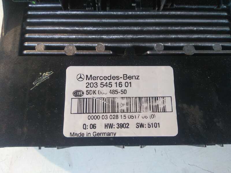 Caja reles / fusibles mercedes-benz clase c (w203) familiar c 270 t cdi (203.216)