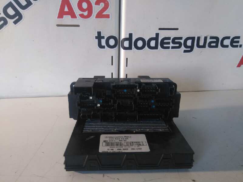Caja reles / fusibles mercedes-benz clase c (w203) familiar c 270 t cdi (203.216)