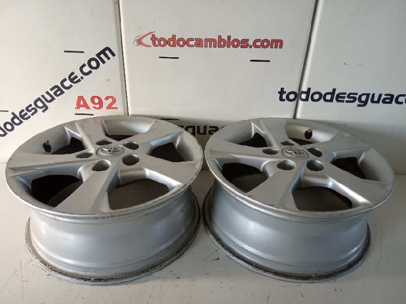 Juego llantas toyota auris luna+