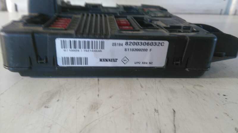 Caja reles / fusibles renault scenic ii authentique