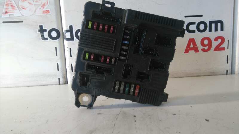Caja reles / fusibles renault scenic ii authentique