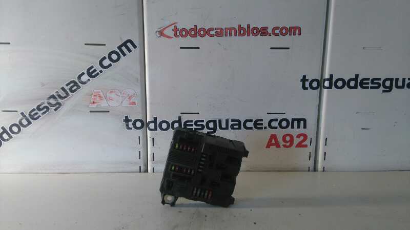 Caja reles / fusibles renault scenic ii authentique