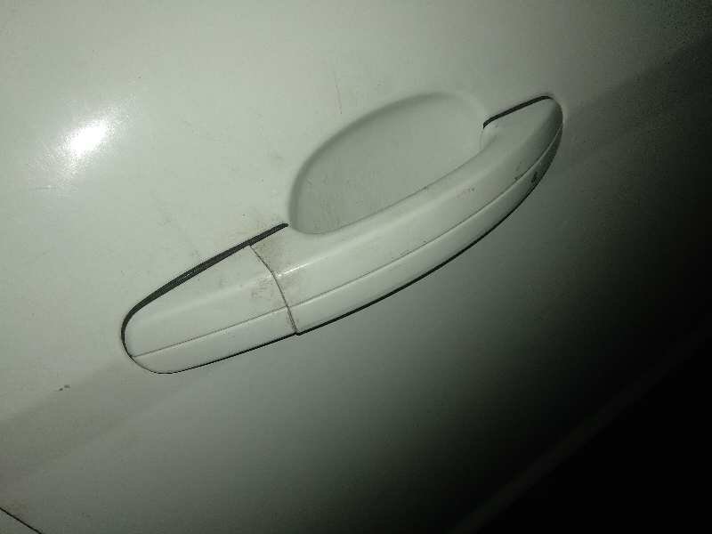 Maneta exterior delantera derecha ford focus berlina (cap) ambiente (d)