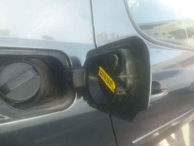 Tapa exterior combustible peugeot 407 confort