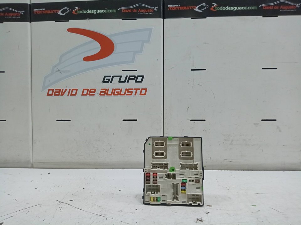 Caja reles / fusibles renault master bus l3h2 38t