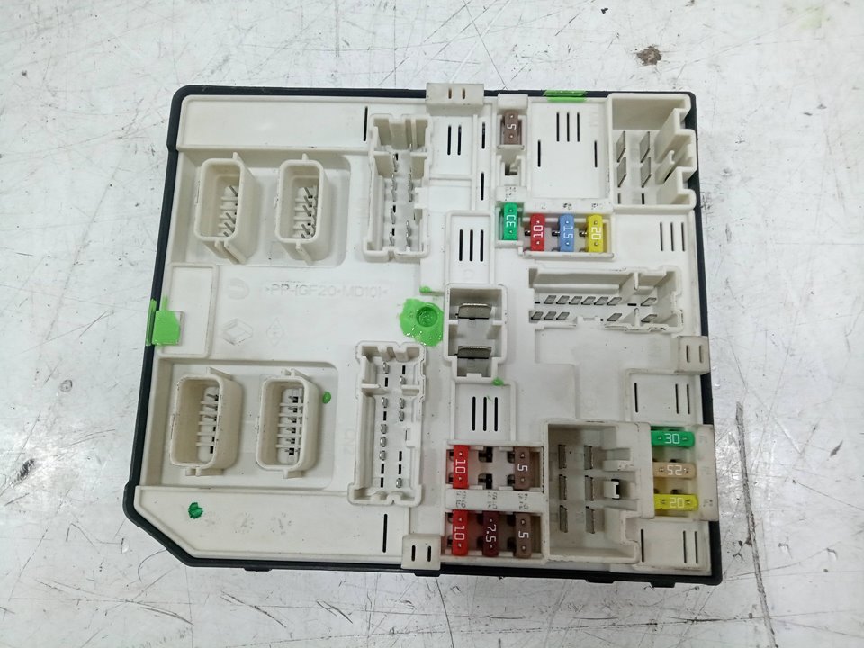 Caja reles / fusibles renault master bus l3h2 38t