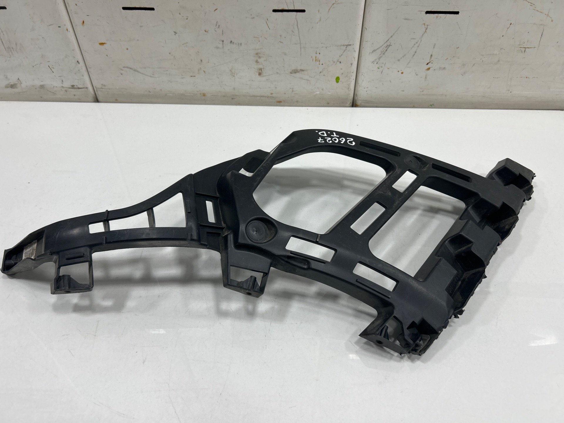 Soporte paragolpes trasero peugeot 3008 active pack