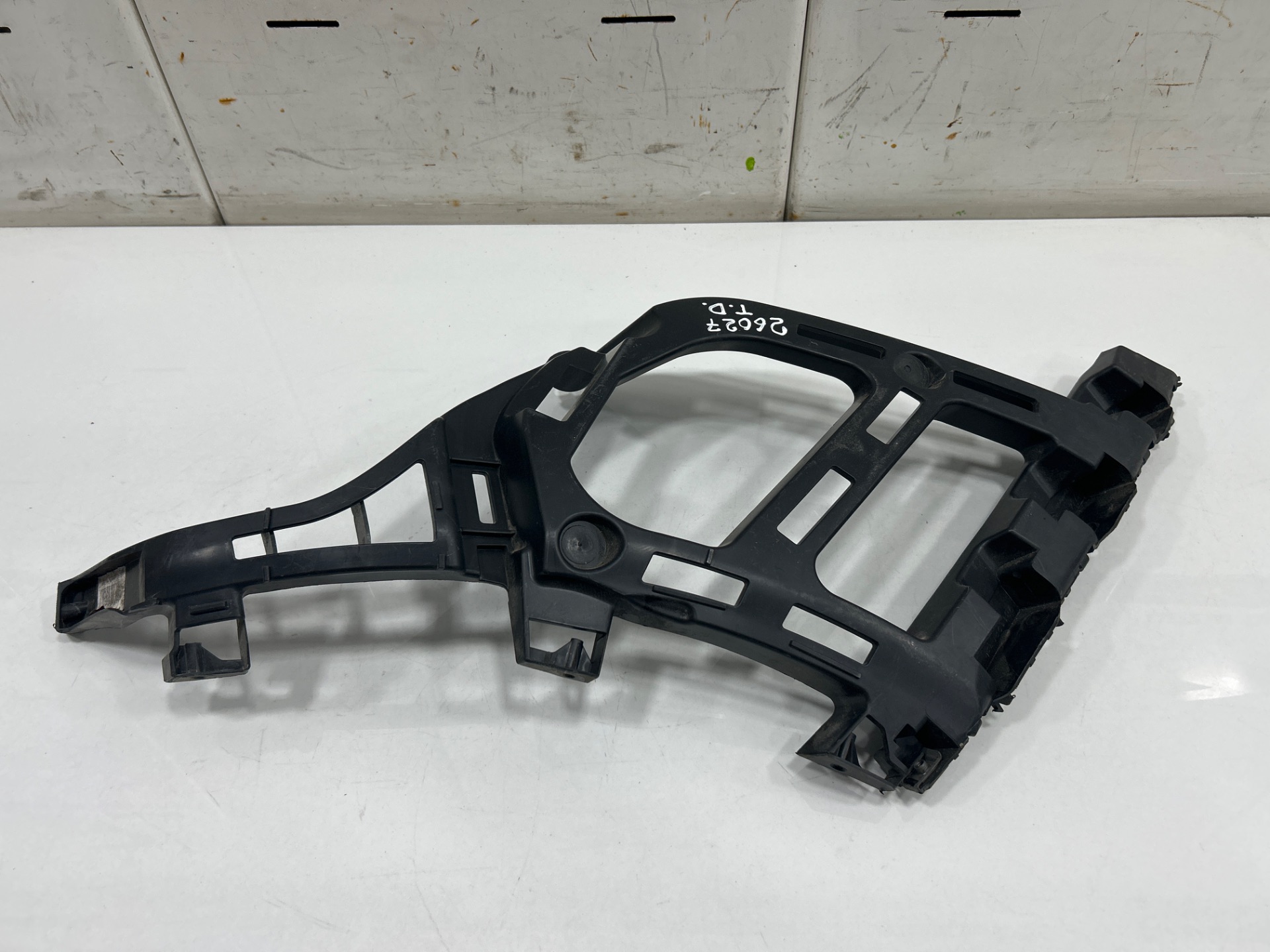 Soporte paragolpes trasero peugeot 3008 active pack