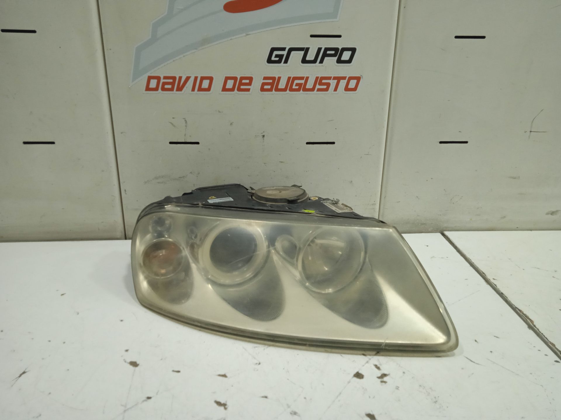 Faro derecho volkswagen touareg (7l6) v6 tdi