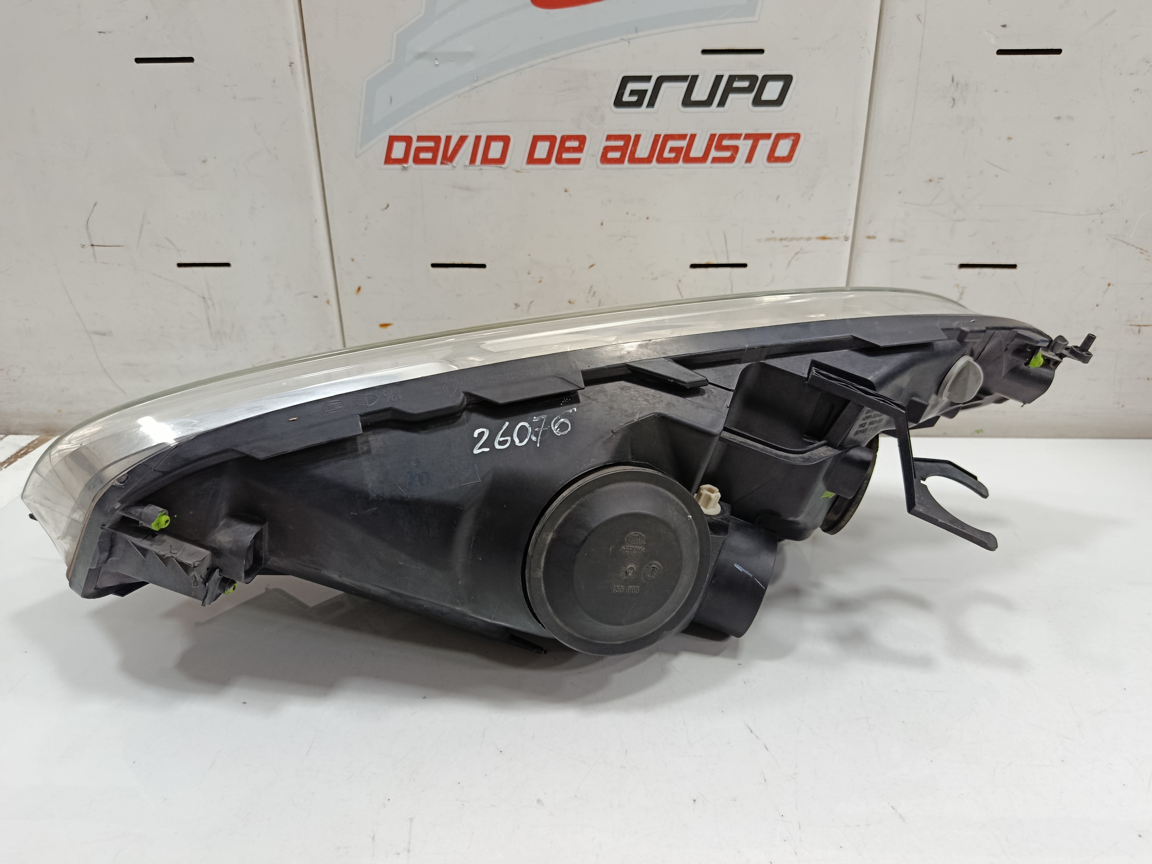 Faro derecho citroen c4 picasso millenium