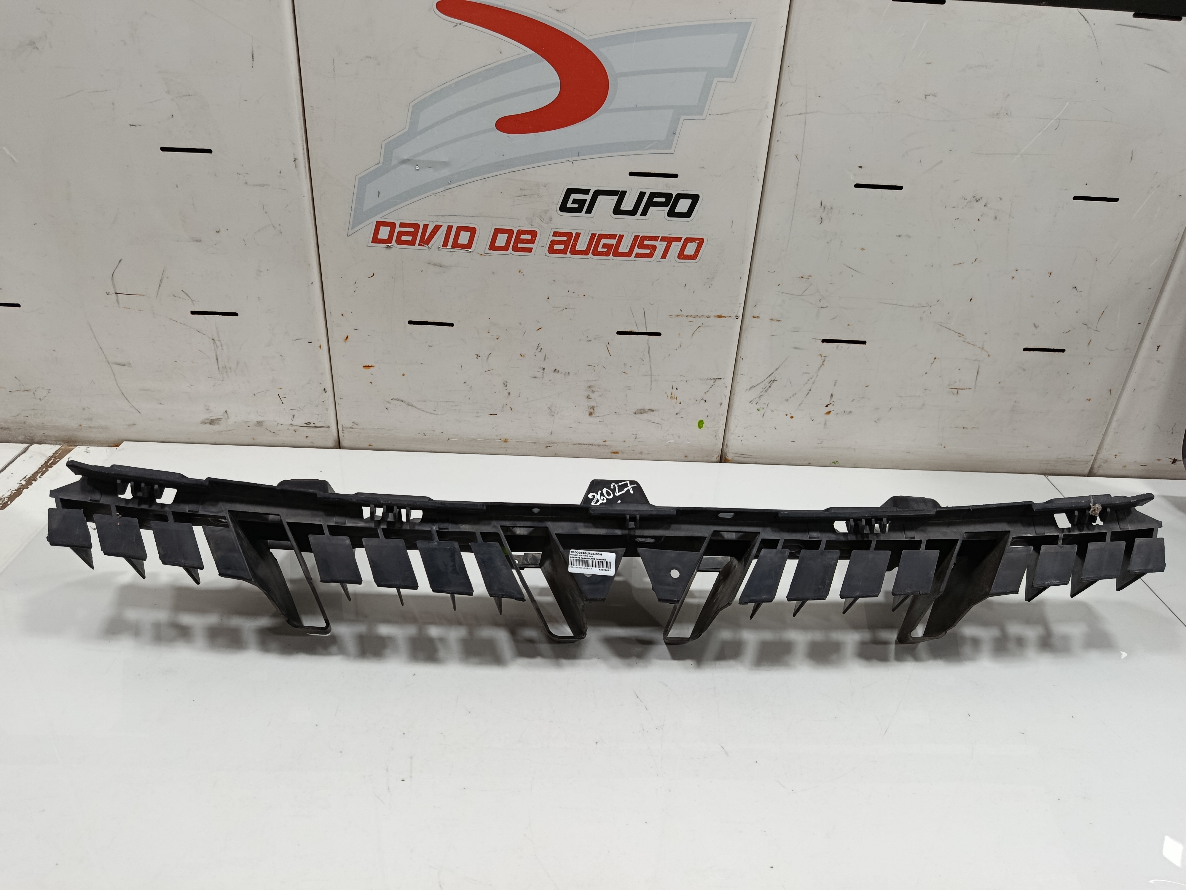Soporte paragolpes trasero peugeot 3008 active pack