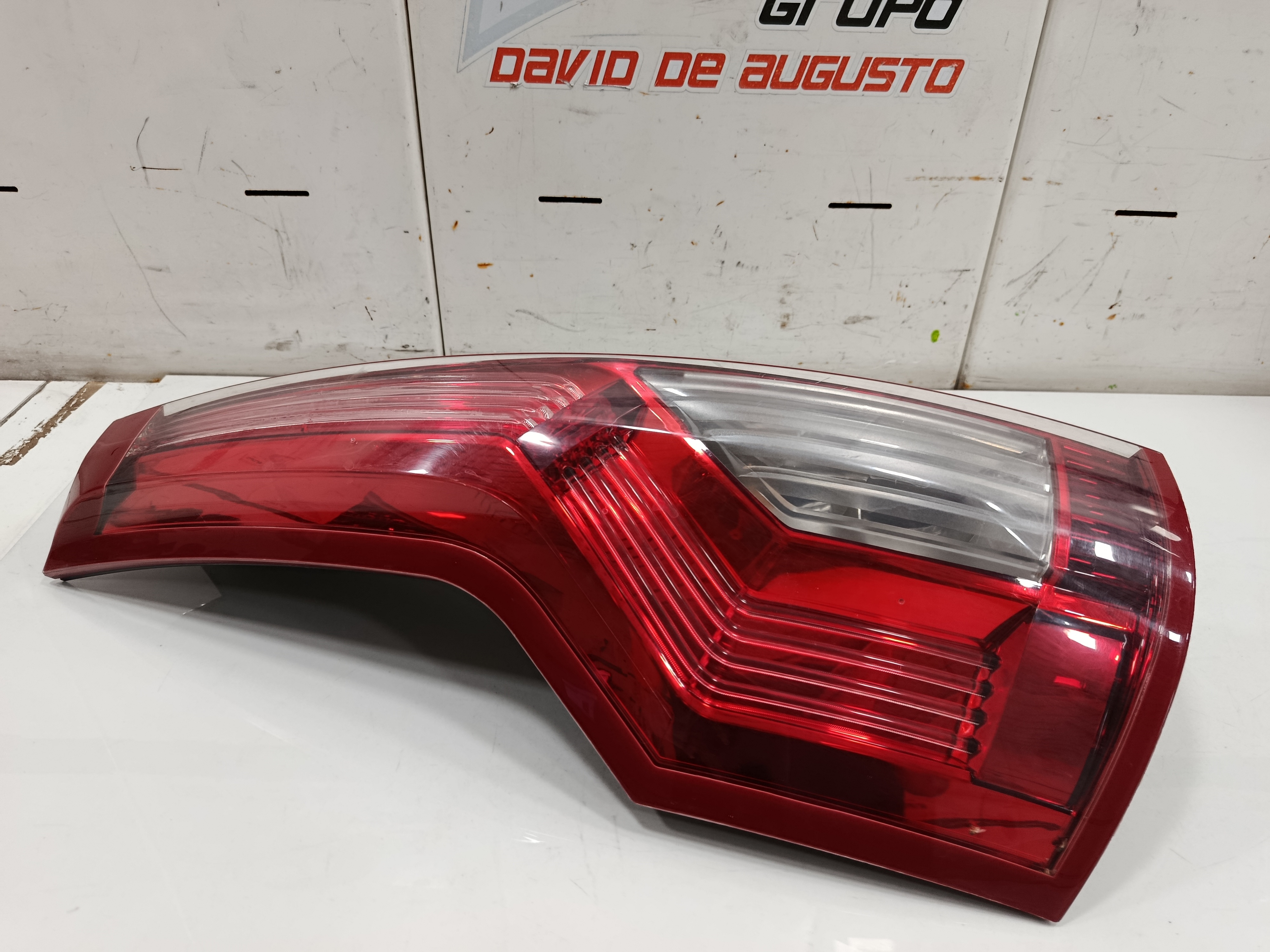 Piloto trasero izquierdo citroen c4 picasso millenium