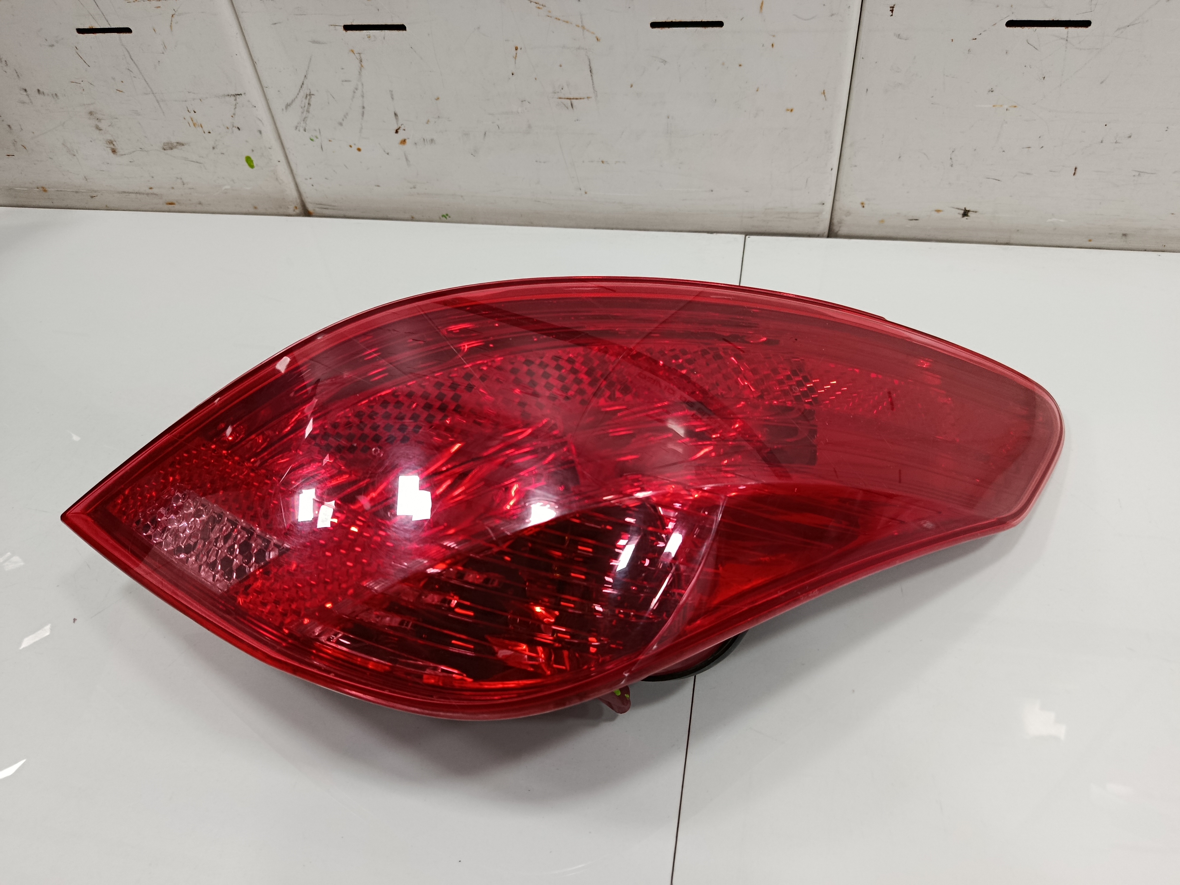 Piloto trasero derecho peugeot 308 sportium