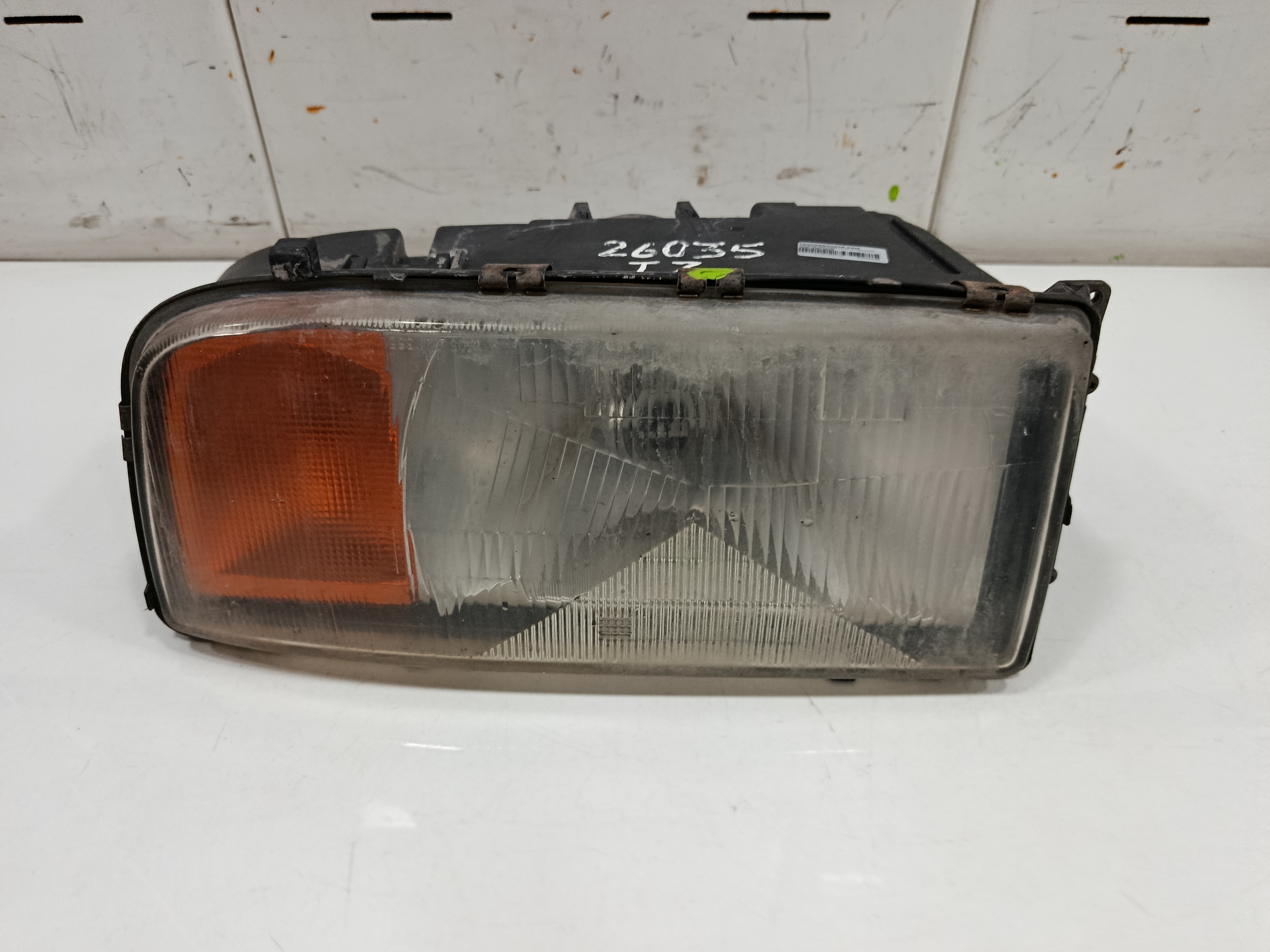 Faro izquierdo mercedes-benz atego 2-ejes 18 t bm 95024 