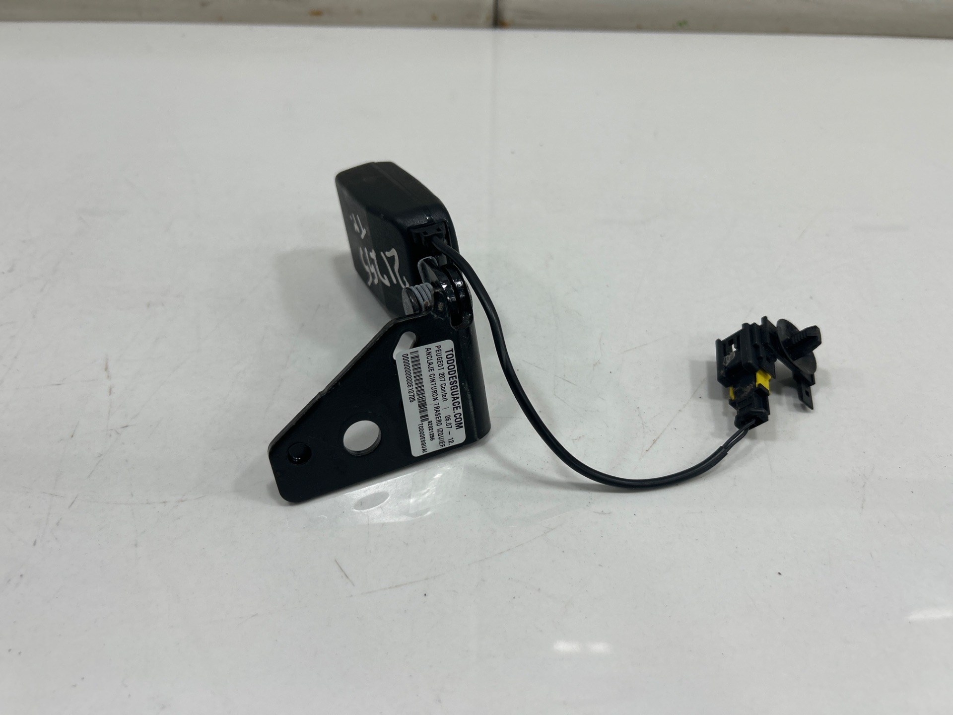 Anclaje cinturon trasero central peugeot 207 confort